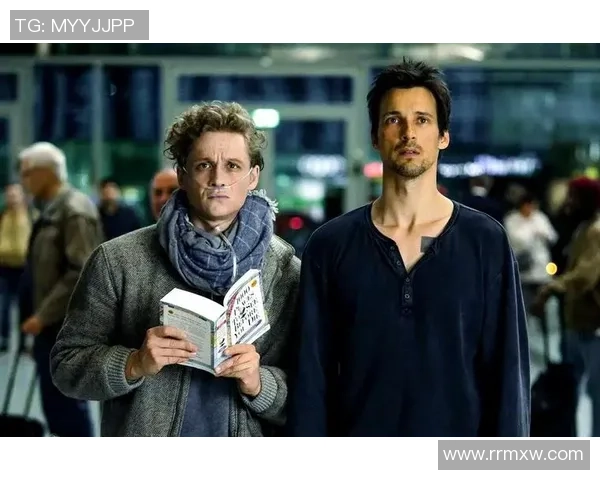 我与足球巨星的亲密接触：一次难忘的足球之旅与心灵碰撞